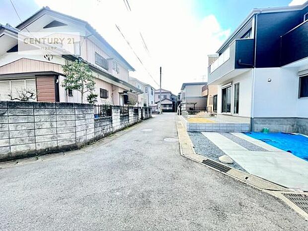 前面道路4.3m×4.1m車庫入れが苦手な方も安心ですね。