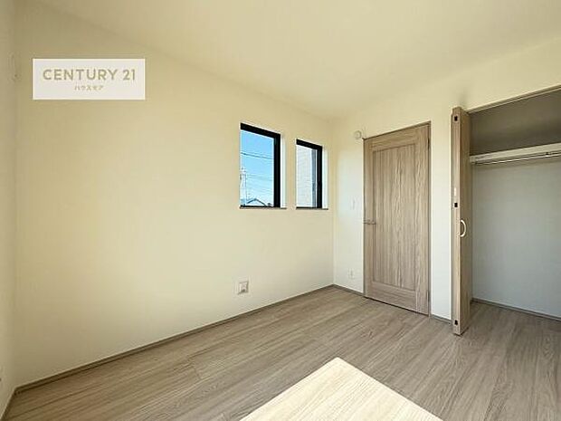 収納がしっかりあるので家具の配置がしやすく、ライフスタイルに合わせたお部屋作りが可能です。