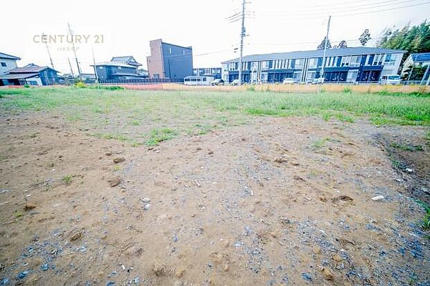 駐車スペースは2台分あります!セカンドカーはもちろん、バイクや自転車なども置き場所に困りません。