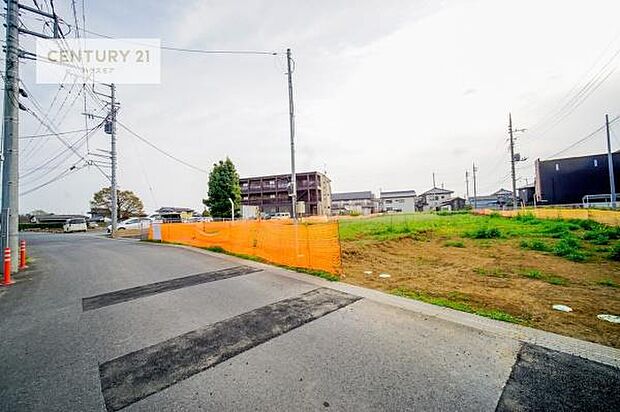 前面道路5.19m!陽当り良好な立地です。車庫入れが苦手な方も安心ですね。