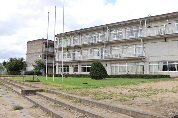 つくば市立吾妻中学校まで2800m