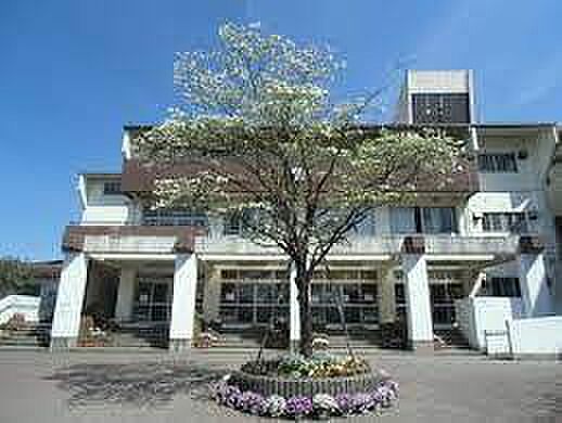 松戸市立新松戸西小学校まで550m