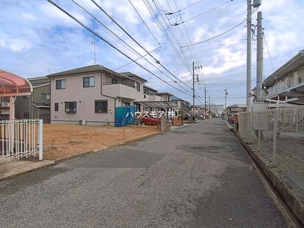 前面道路5.9ｍ！陽当り良好な立地です。車庫入れが苦手な方も安心ですね。【現地販売会開催中】