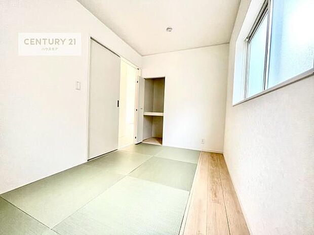 各居室収納付き!急なお客様が来客しても散らかったお部屋をサッと片付けられます!お部屋のスペースが生まれゆとりあるお部屋を演出することが出来ます!