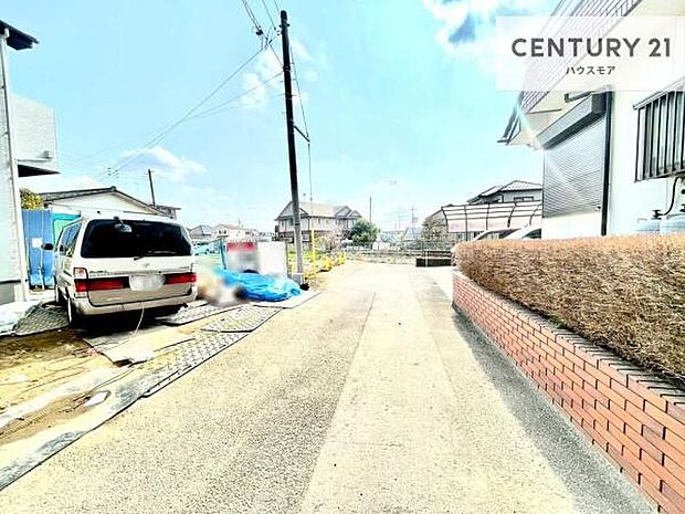 前面道路4ｍ！車庫入れが苦手な方も安心ですね。