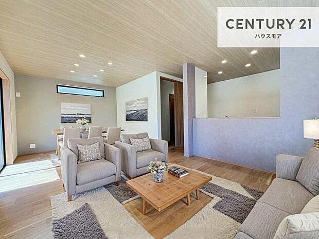 家具はCGパースです。大切な家族が集まるからこそLDKにはこだわりたい。子供たちが元気に笑いながら走り回っている姿を見た時が「広い家にして良かった」と思う瞬間です。