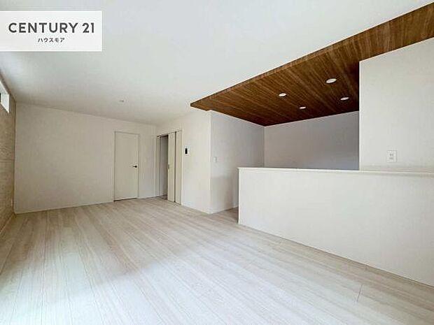 広々ダイニングスペース!ゆったりお食事。笑い声響く楽しい時間が過ごせます。日々の疲れも癒されます!