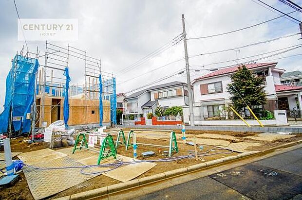 全4棟のキレイな街並み。是非1度ご内見ください。物件探しのご条件・ご要望・ご質問など、不動産に関することならどのようなことでも誠心誠意対応させて頂きます。