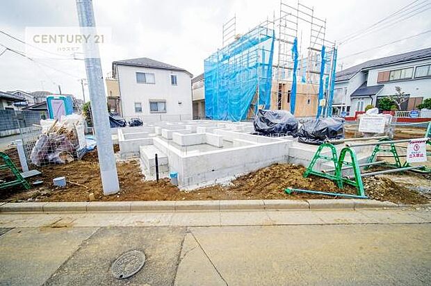 カースペース付きなのでマイカーをお持ちの方も安心ですね！ぜひ現地にてお確かめくださいませ！