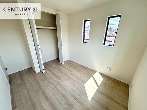 掃き出し窓がないお部屋は、お子様のお部屋としても安心です!収納スペースも充実しているので散らかったお部屋をサッと片付けられます!【現地販売会開催中】