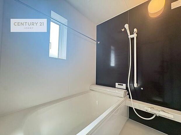 1日の疲れをしっかりと癒してくれる浴室です。おうちの素敵なリラクゼーション場所です！