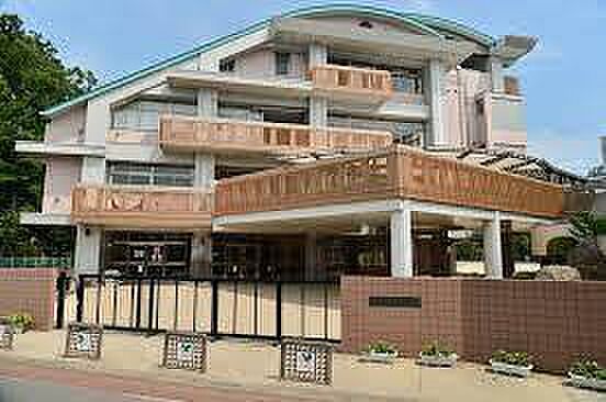 土浦市立真鍋小学校まで480m