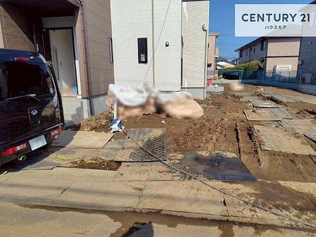 カースペース2台駐車可能。毎日の通勤やお買い物に便利で、来客時にもゆとりをもってお使いいただけます。