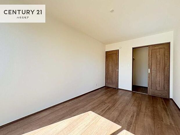 収納がしっかりあるので家具の配置がしやすく、ライフスタイルに合わせたお部屋作りが可能です。