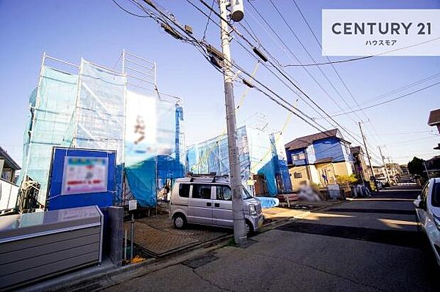 前面道路6ｍ！陽当り良好な立地です。車庫入れが苦手な方も安心ですね。