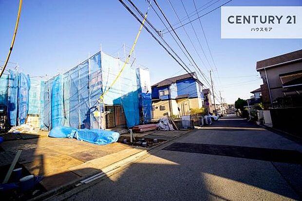 前面道路6m!陽当り良好な立地です。車庫入れが苦手な方も安心ですね。