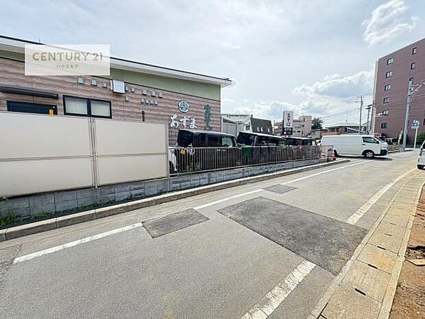 前面道路は南側4m!陽当り良好な立地です。ぜひ現地にて陽当たりお確かめください!!