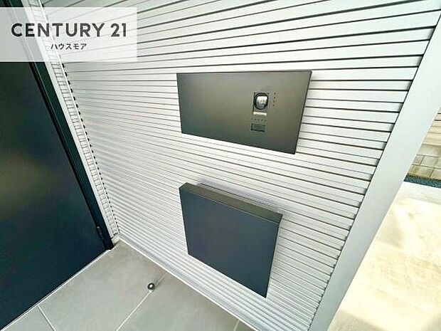 郵便ポスト付きで不在時でも荷物が受け取れてとっても便利！家にいなきゃいけないストレス回避！再配達の手間が省けます！