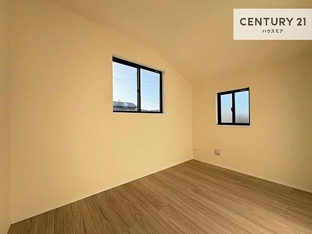 掃き出し窓がないお部屋は、お子様のお部屋としても安心です!