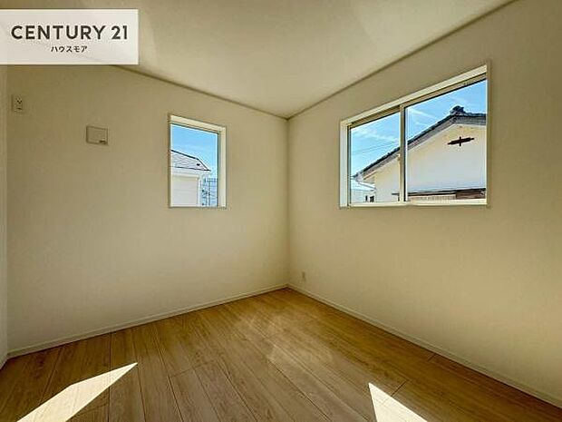 シンプルにデザインされているため、家具を選びません！お気に入りの家具を置いてくつろげる空間を作ることができます。