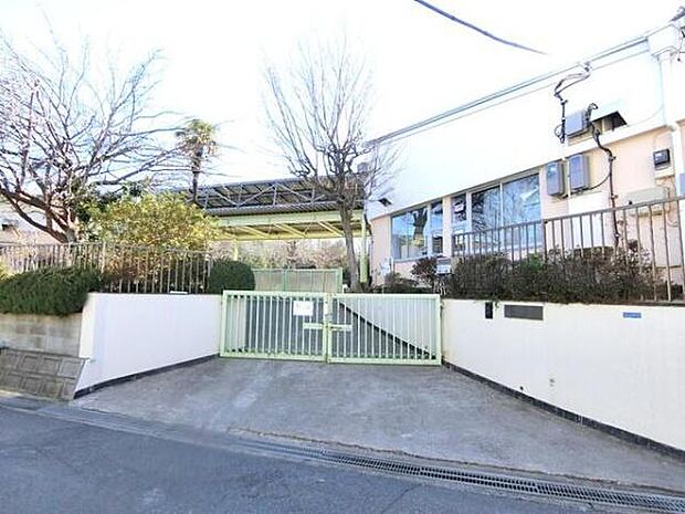 エーデル幼稚園まで1023m