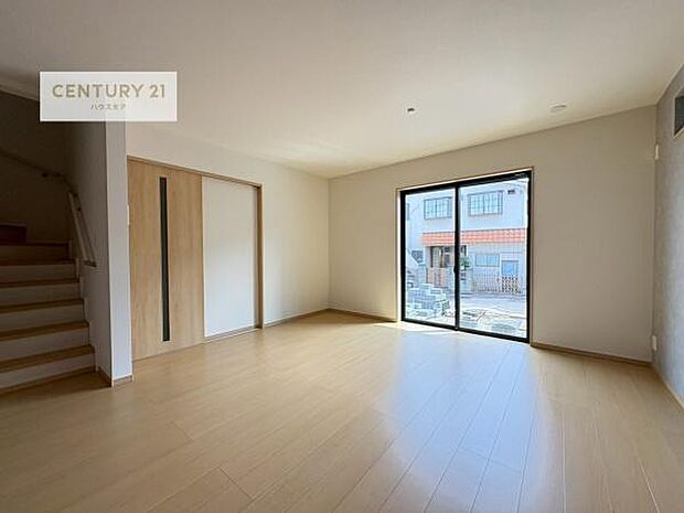 毎日家族と顔が合わせられるリビングイン階段!コミュニケーションがとりやすいので活気あふれるLDKを演出することができます!