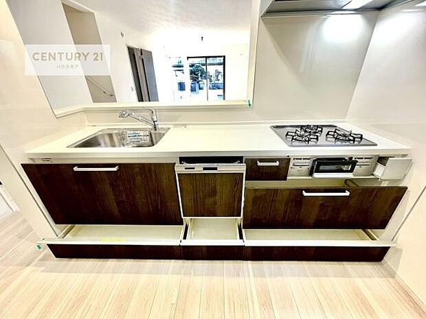 収納スペースが豊富で、調理スペースがスッキリと片付きひろ～く活用できます！快適に作業ができます！毎日の料理が捗ります！