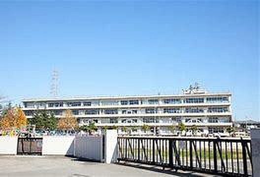 取手市立藤代小学校まで300m