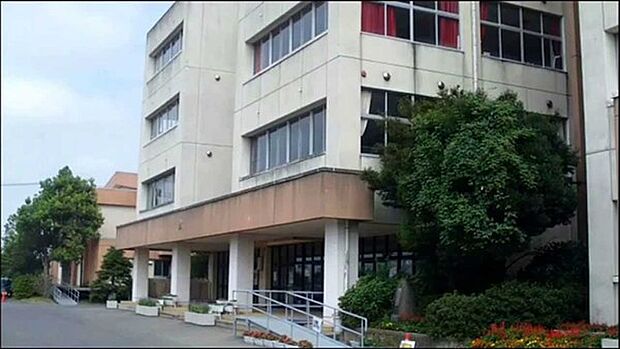 取手市立藤代中学校まで1700m