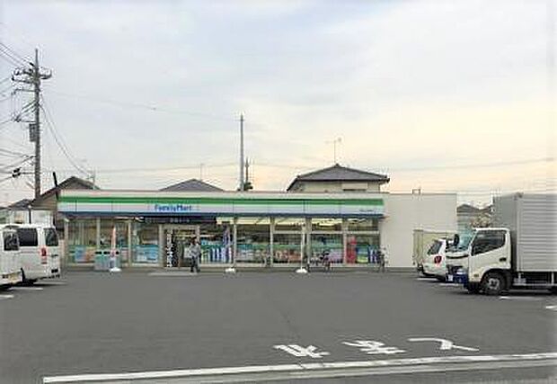ファミリーマート野田上花輪店まで743m