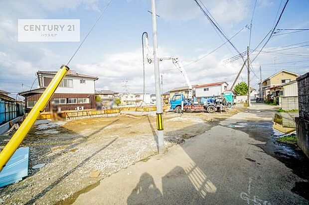 前面道路は4m!陽当り良好な立地です。