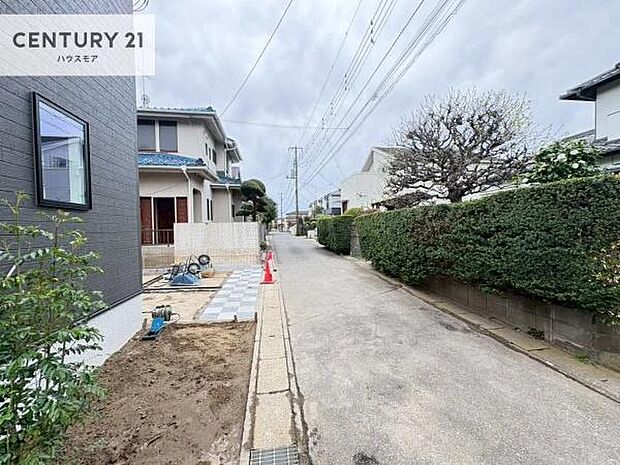 前面道路は4ｍ！陽当り良好な立地です。