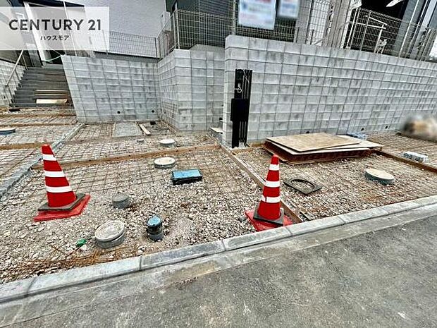 駐車スペースは2台分あります！セカンドカーはもちろん、バイクや自転車なども置き場所に困りません。