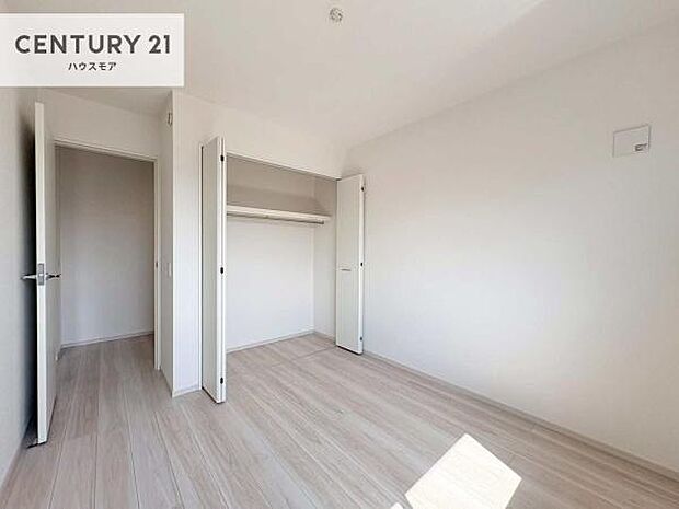 掃き出し窓がないお部屋は、お子様のお部屋としても安心です!収納スペースも充実しているので散らかったお部屋をサッと片付けられます!【現地販売会開催中】