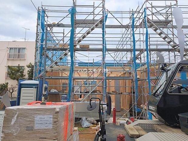 駐車スペースは2台分あります！セカンドカーはもちろん、バイクや自転車なども置き場所に困りません。