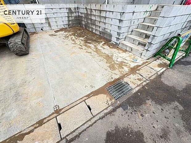 カースペース付きなのでマイカーをお持ちの方も安心ですね!ぜひ現地にてお確かめくださいませ!