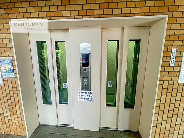エレベーター完備！くたくたに疲れた日や両手にお荷物でもらくらく帰宅できそうですね。