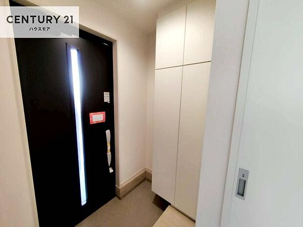 シューズボックス付き。玄関が片付きお掃除がしやすいです!スッキリした玄関で戸を開けた瞬間、清潔感のある心地いい空間が出迎えてくれます。