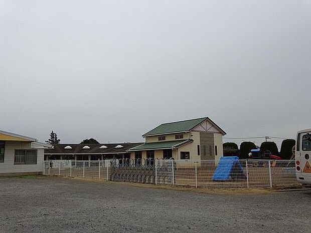 天川幼稚園まで1300m