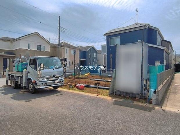 駐車スペースは2台分あります!セカンドカーはもちろん、バイクや自転車なども置き場所に困りません。