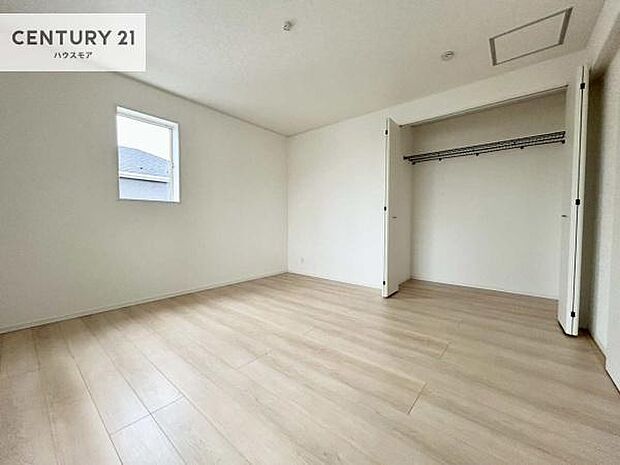 シンプルにデザインされているため、家具を選びません!お気に入りの家具を置いてくつろげる空間を作ることができます。