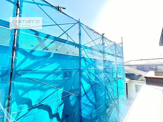 晴れた日には青い空を見渡せる開放的な時間を楽しめます。気持ちの良い風が通り抜ける街並みです!