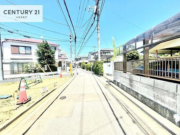 前面道路3.8m!車庫入れが苦手な方も安心ですね。