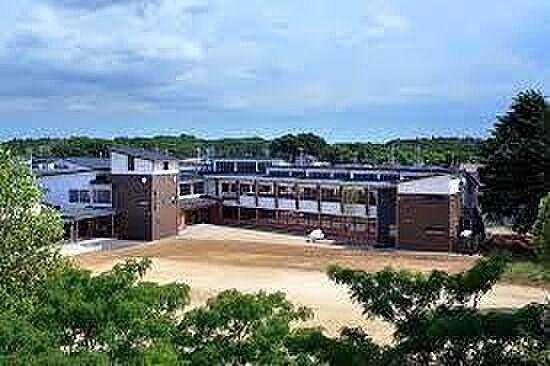 守谷市立守谷小学校まで1200m