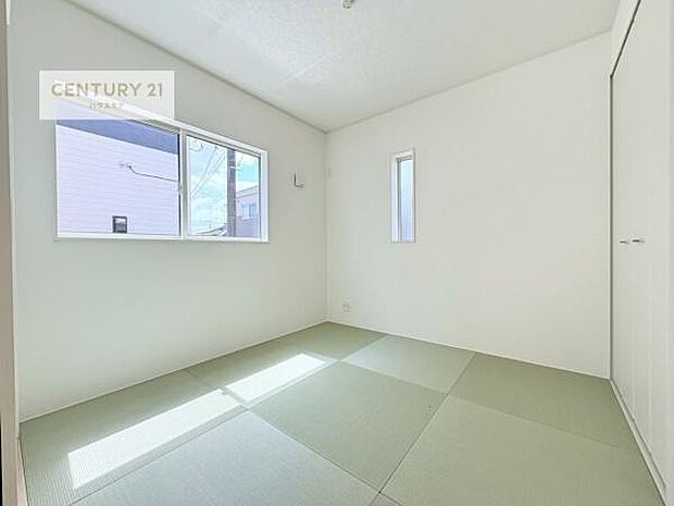 日本人の心感じる「和」の空間。井草の香り漂う空間は癒しのひと時を演出してくれます!リラックス効果があるので快適に過ごせそうです。
