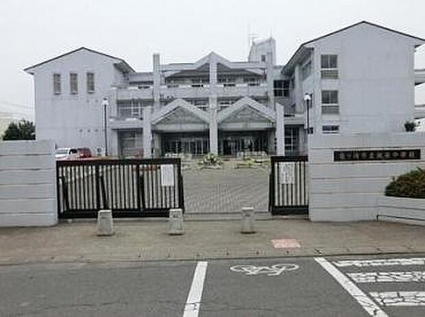 龍ケ崎市立城ノ内中学校まで500m