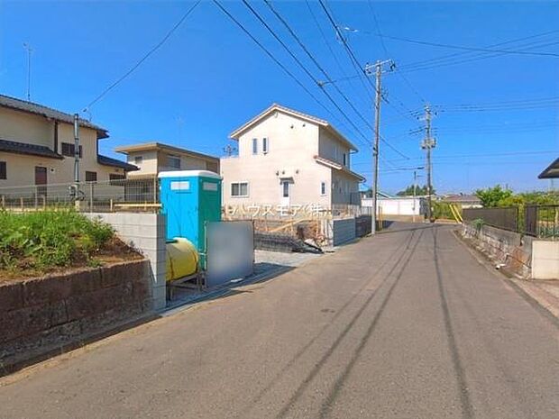 前面道路5.4m!車庫入れが苦手な方も安心ですね。