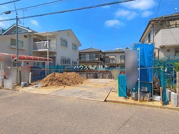 カースペース2台駐車可能。毎日の通勤やお買い物に便利で、来客時にもゆとりをもってお使いいただけます。【現地販売会開催中】
