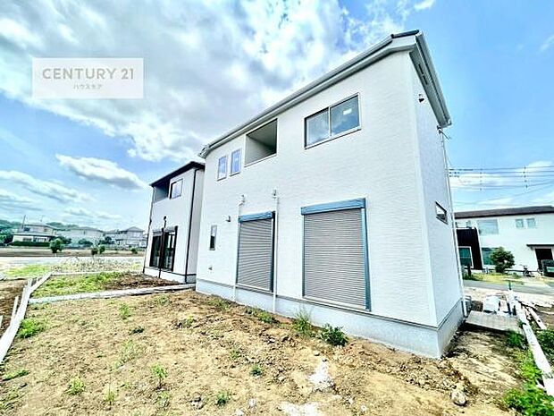 全2棟のキレイな街並み。是非1度ご内見ください。物件探しのご条件・ご要望・ご質問など、不動産に関することならどのようなことでも誠心誠意対応させて頂きます。【現地販売会開催中】