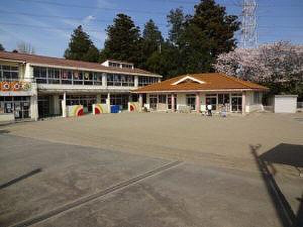 牛久幼稚園まで1588m